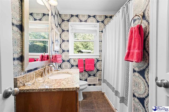 1800 W Carolina Ave, Hartsville, SC 29550