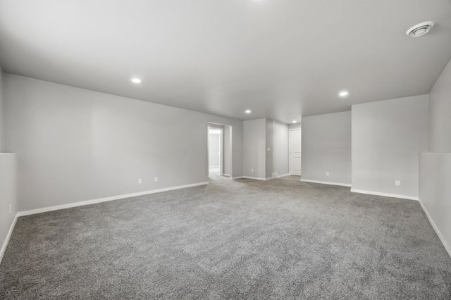 946 Albert Drive W, West Fargo, ND 58078