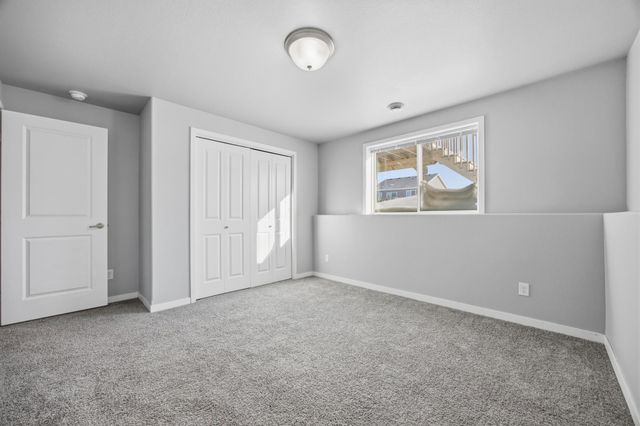 946 Albert Drive W, West Fargo, ND 58078