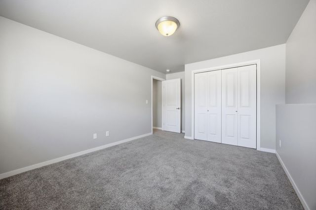 946 Albert Drive W, West Fargo, ND 58078