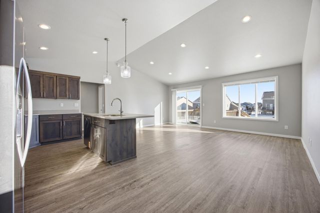 946 Albert Drive W, West Fargo, ND 58078