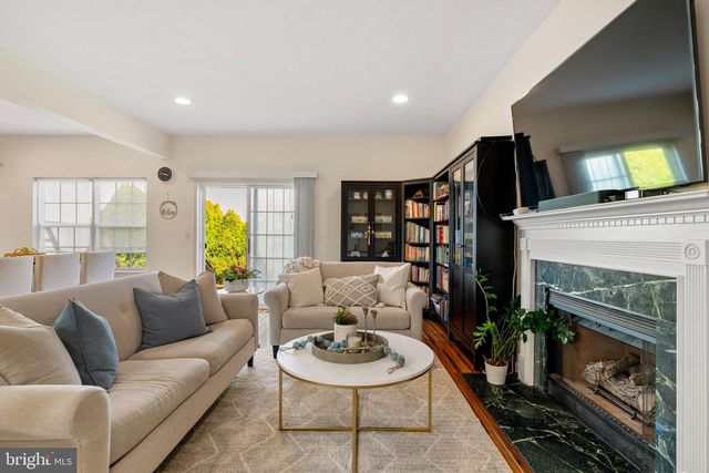 87 ELSIE DR, Plainsboro, NJ 08536