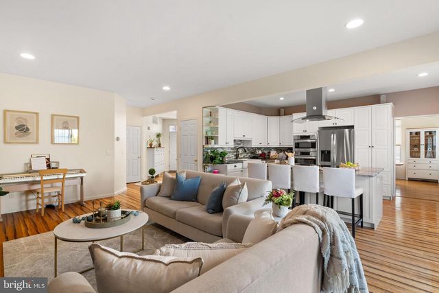 87 ELSIE DR, Plainsboro, NJ 08536