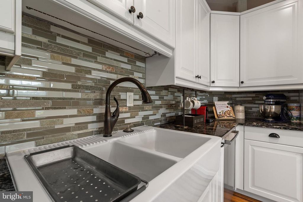 Image 17 of property listing at 87 ELSIE DR, Plainsboro, NJ 08536