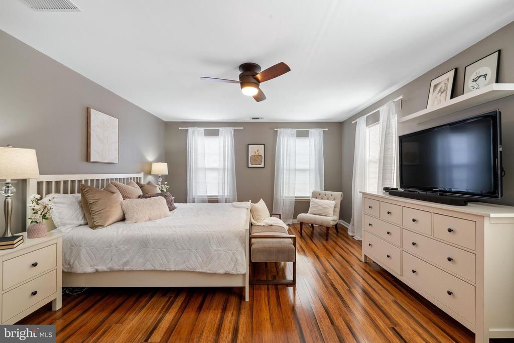 Image 34 of property listing at 87 ELSIE DR, Plainsboro, NJ 08536