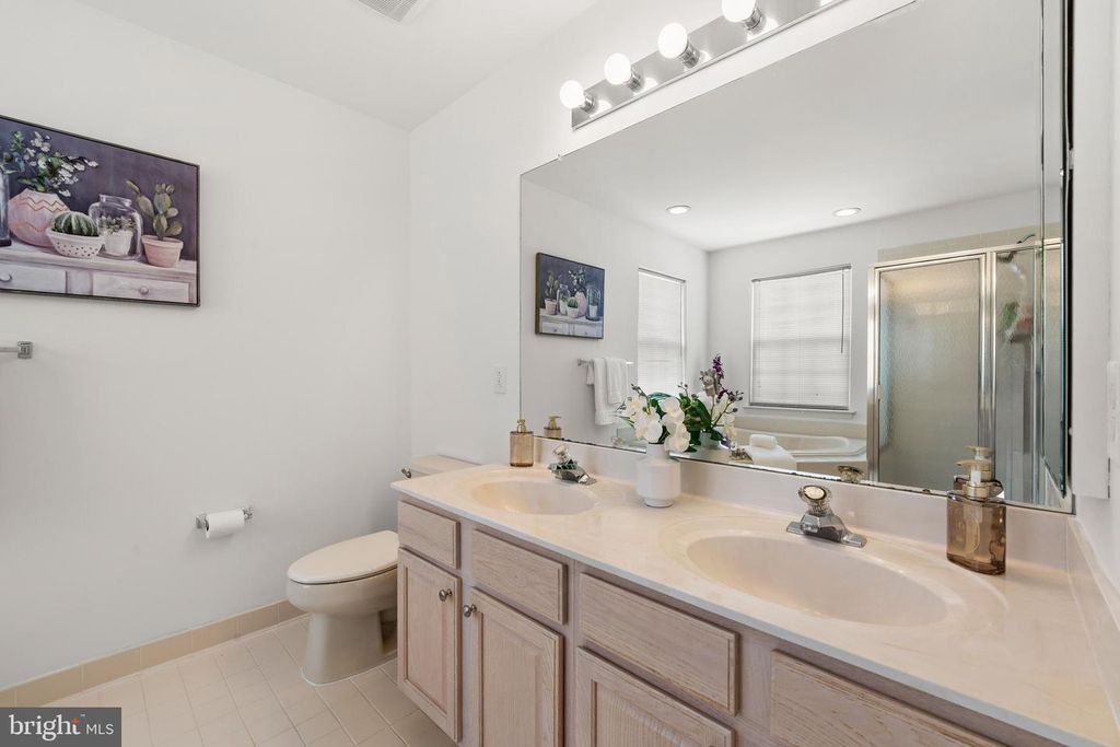 Image 38 of property listing at 87 ELSIE DR, Plainsboro, NJ 08536