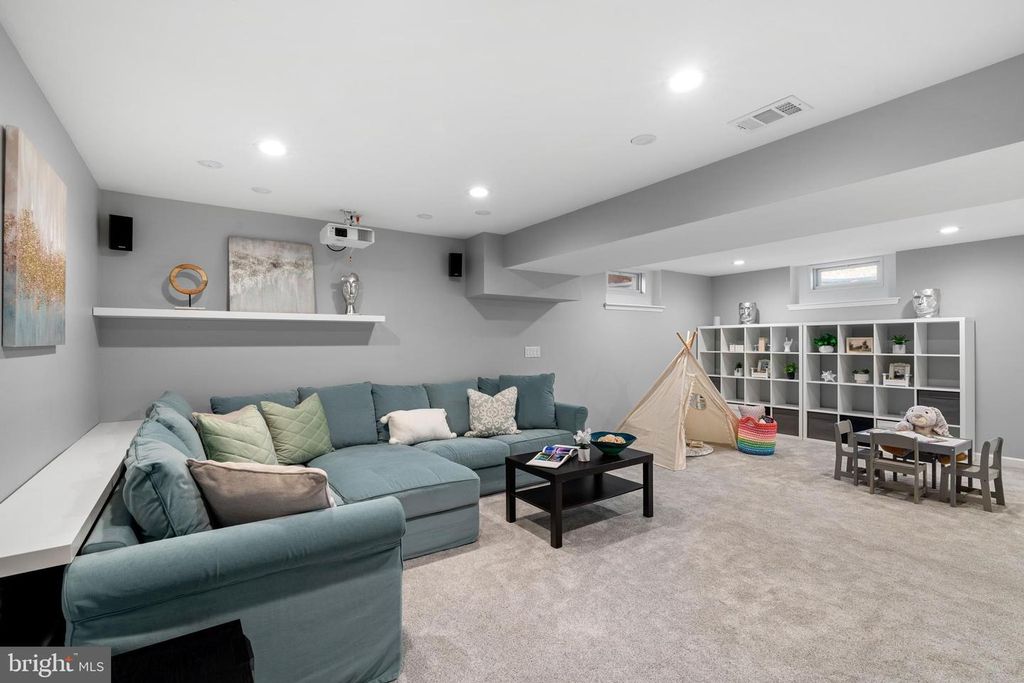 Image 42 of property listing at 87 ELSIE DR, Plainsboro, NJ 08536