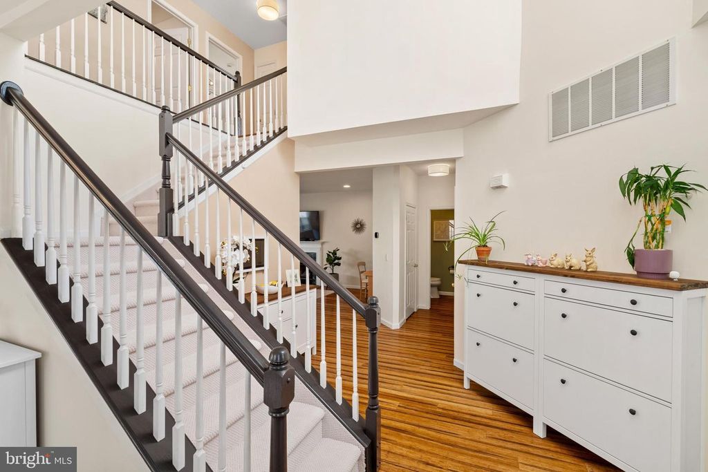 Image 6 of property listing at 87 ELSIE DR, Plainsboro, NJ 08536