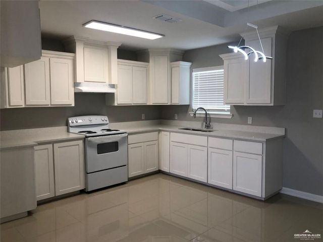 827 Sabrina Street, Alamo, TX 78516