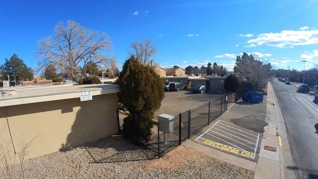 1100 Palomas Drive SE, Albuquerque, NM 87108