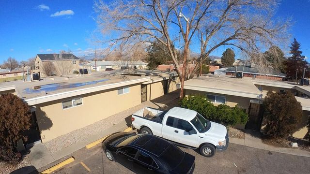 1100 Palomas Drive SE, Albuquerque, NM 87108