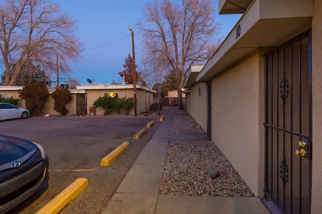 1100 Palomas Drive SE, Albuquerque, NM 87108