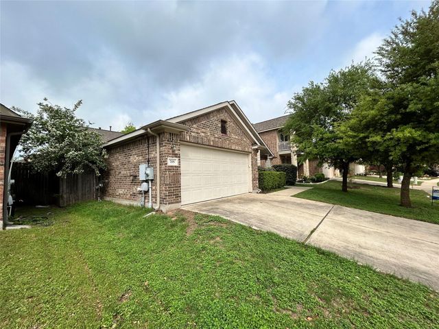 705 Harwood DR, San Marcos, TX 78666