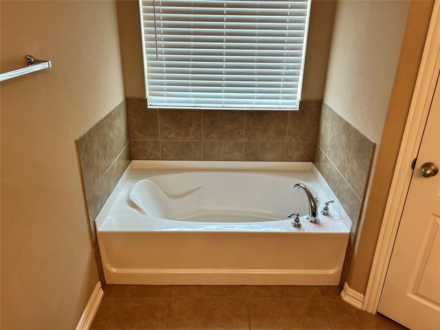 705 Harwood DR, San Marcos, TX 78666