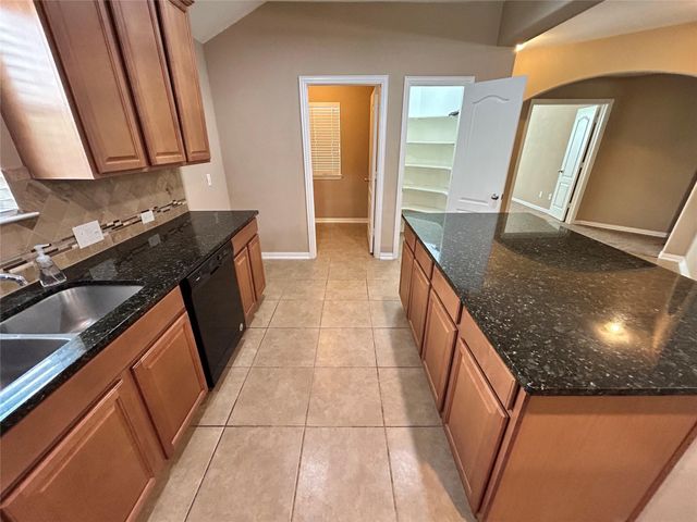 705 Harwood DR, San Marcos, TX 78666