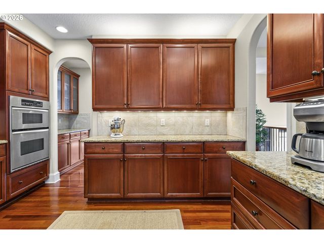 13340 AUBURN Ct, Lake Oswego, OR 97035