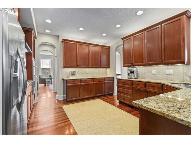 13340 AUBURN Ct, Lake Oswego, OR 97035