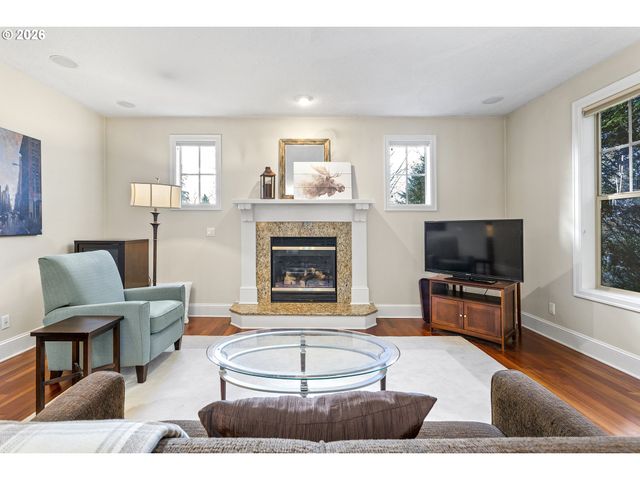 13340 AUBURN Ct, Lake Oswego, OR 97035