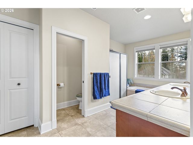 13340 AUBURN Ct, Lake Oswego, OR 97035