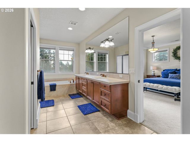 13340 AUBURN Ct, Lake Oswego, OR 97035