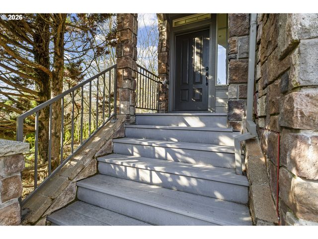 13340 AUBURN Ct, Lake Oswego, OR 97035