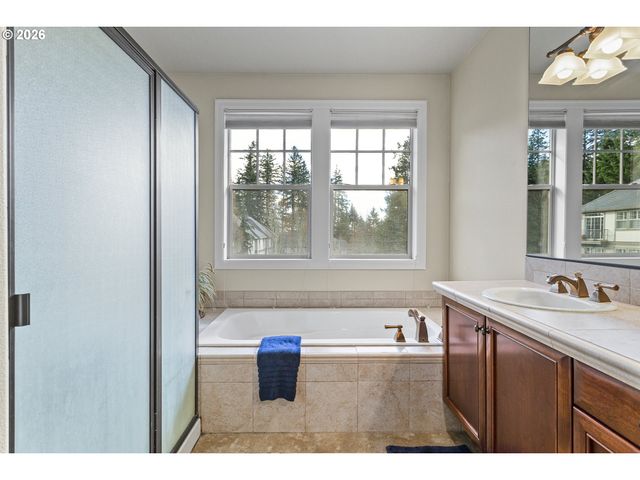 13340 AUBURN Ct, Lake Oswego, OR 97035