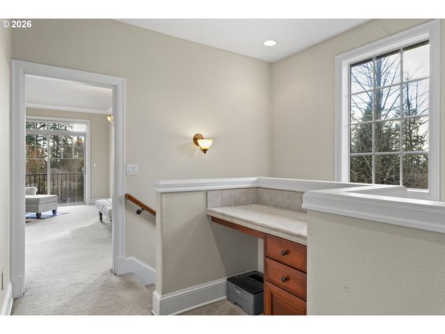 13340 AUBURN Ct, Lake Oswego, OR 97035