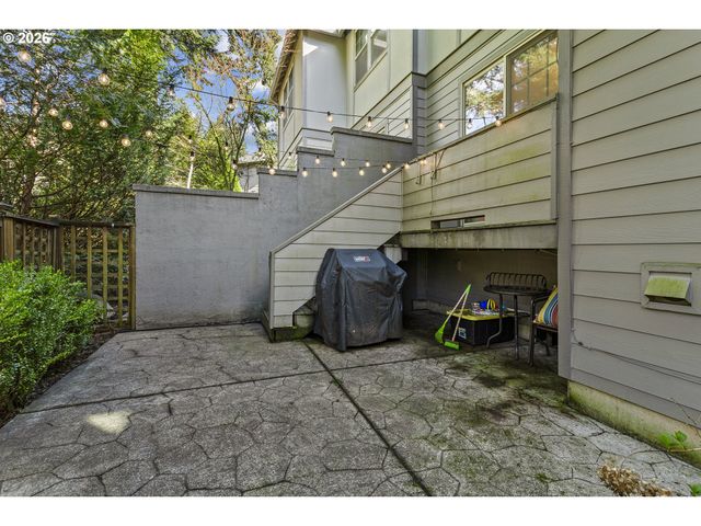 13340 AUBURN Ct, Lake Oswego, OR 97035