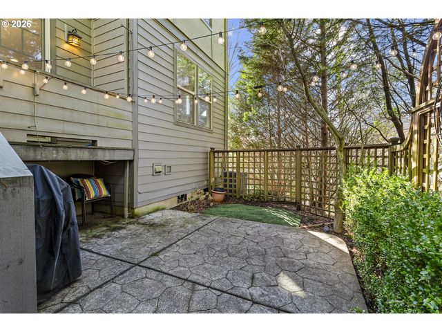 13340 AUBURN Ct, Lake Oswego, OR 97035
