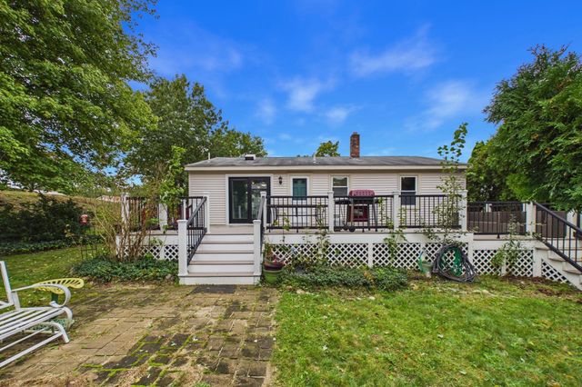 11 Irene St, New Bedford, MA 02745