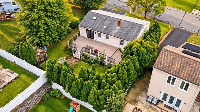 11 Irene St, New Bedford, MA 02745
