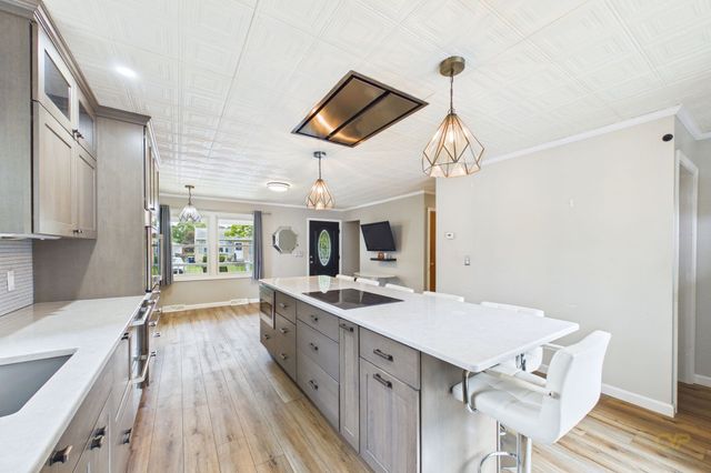 11 Irene St, New Bedford, MA 02745