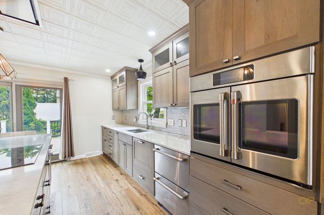 11 Irene St, New Bedford, MA 02745