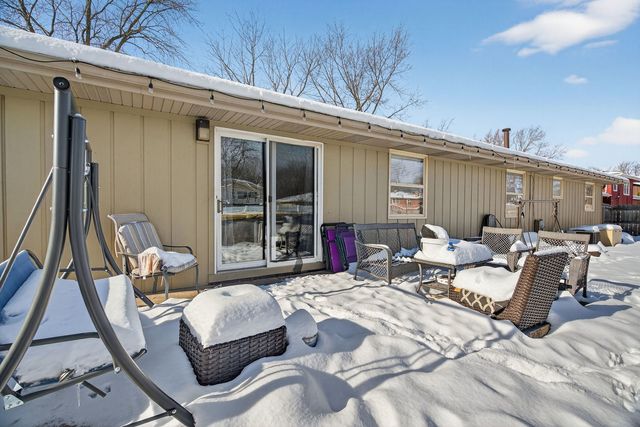 616 Ca Crest Drive, Shorewood, IL 60404