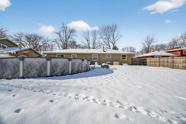 616 Ca Crest Drive, Shorewood, IL 60404