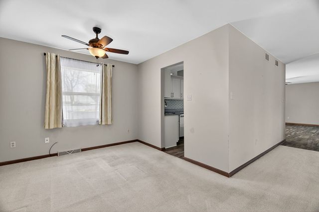 616 Ca Crest Drive, Shorewood, IL 60404