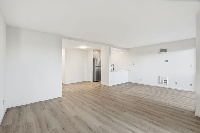 955 Shorepoint Ct 110, Alameda, CA 94501