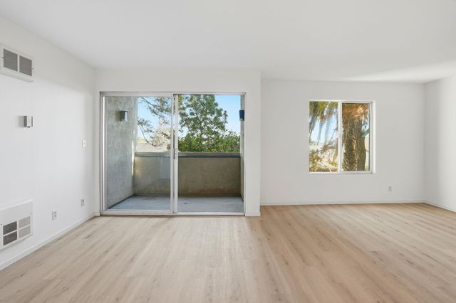 955 Shorepoint Ct 110, Alameda, CA 94501