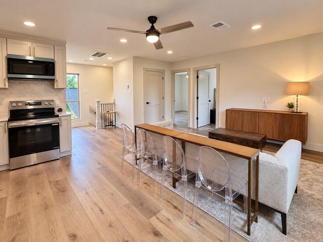 1031 Richelieu Lane, Houston, TX 77018
