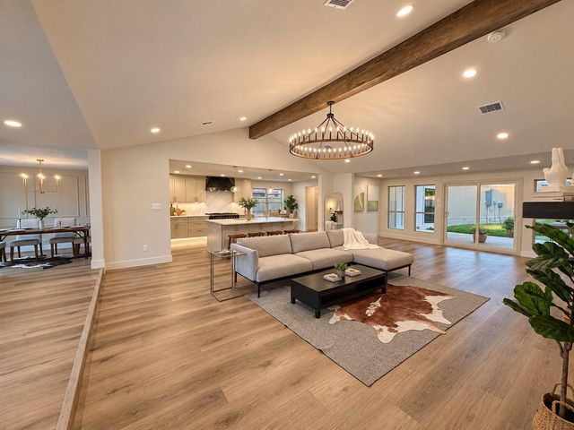1031 Richelieu Lane, Houston, TX 77018
