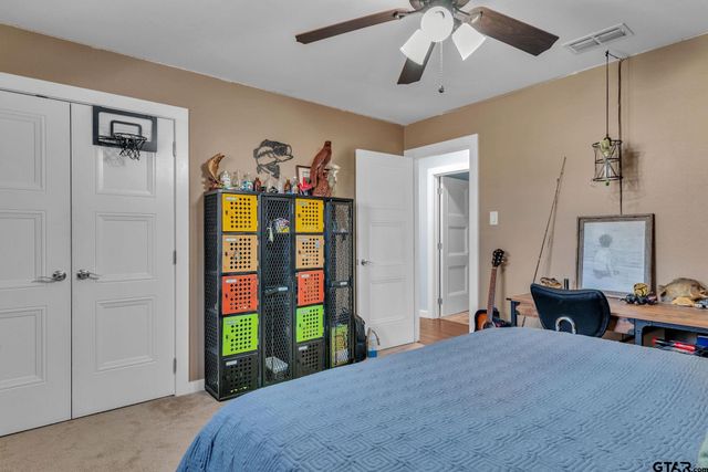 1208 Briarwood Ln, Longview, TX 75604