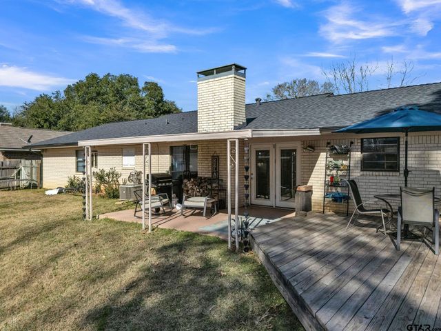 1208 Briarwood Ln, Longview, TX 75604