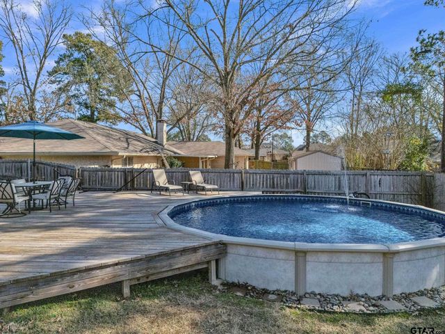 1208 Briarwood Ln, Longview, TX 75604