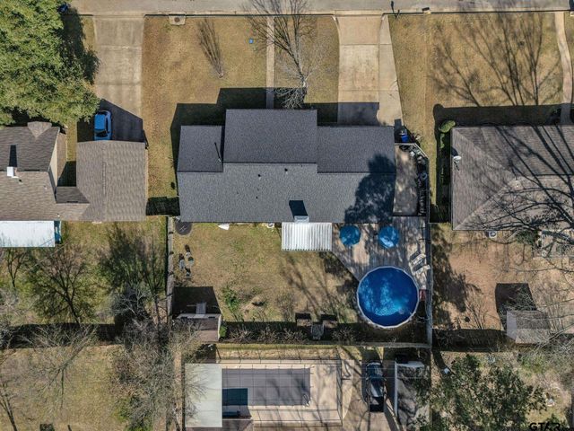 1208 Briarwood Ln, Longview, TX 75604