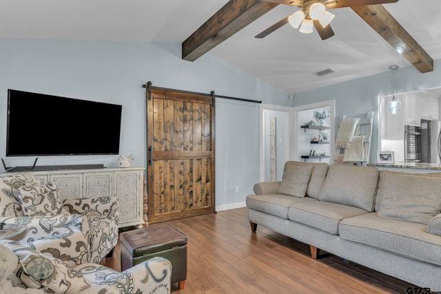 1208 Briarwood Ln, Longview, TX 75604