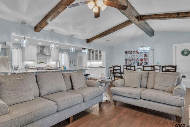 1208 Briarwood Ln, Longview, TX 75604