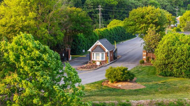2013 Clearfield Lane, Chattanooga, TN 37405