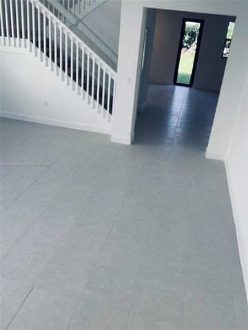 157 NE 27th Ter 157, Homestead, FL 33033