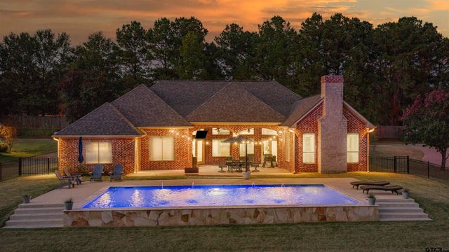 111 Rutland Dr, Hallsville, TX 75650