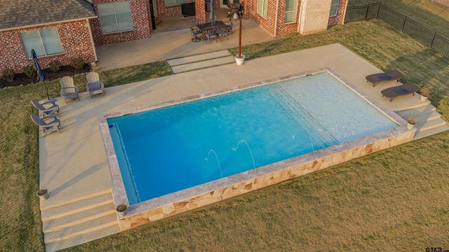 111 Rutland Dr, Hallsville, TX 75650